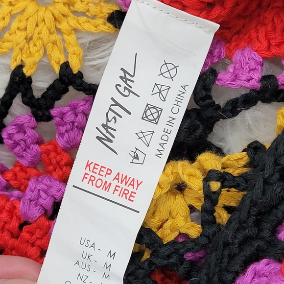 Nasty Gal Size Medium Crochet Crop - Picture 7 of 8